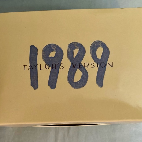 Official Taylor Swift 1989 Viewfinder NWT - Picture 2 of 3